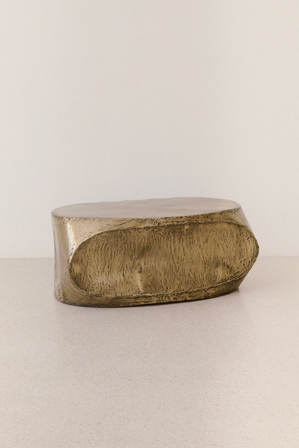 ROCHER MEDIUM TABLE IN POLISHED BRASS RESIN