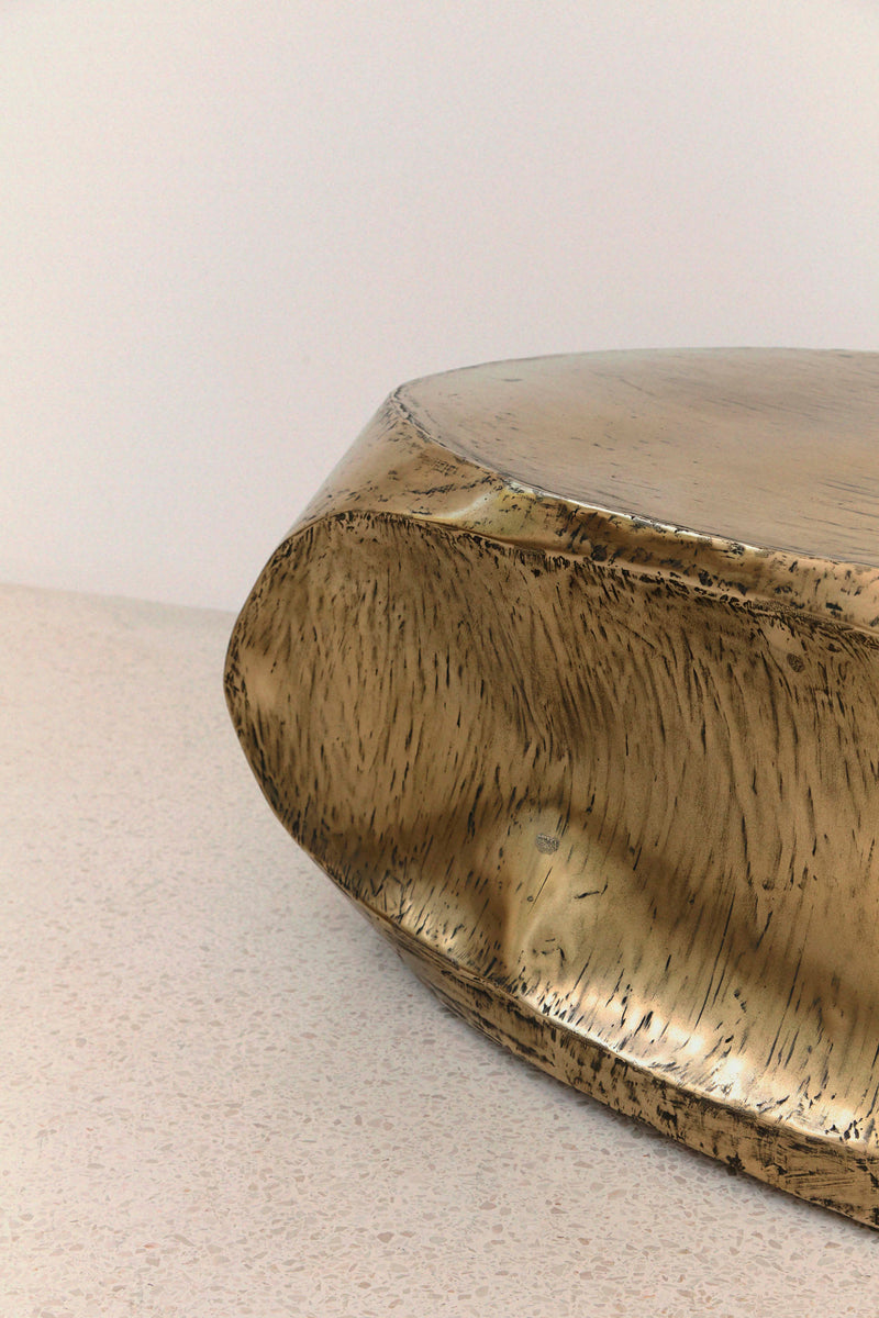 ROCHER MEDIUM TABLE IN POLISHED BRASS RESIN