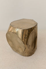 ROCHER SMALL TABLE IN POLISHED BRASS RESIN