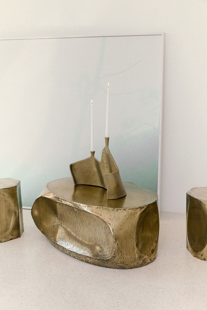MOTIONLESS LIGHT DOUBLE CANDELABRUM IN BRASS RESIN