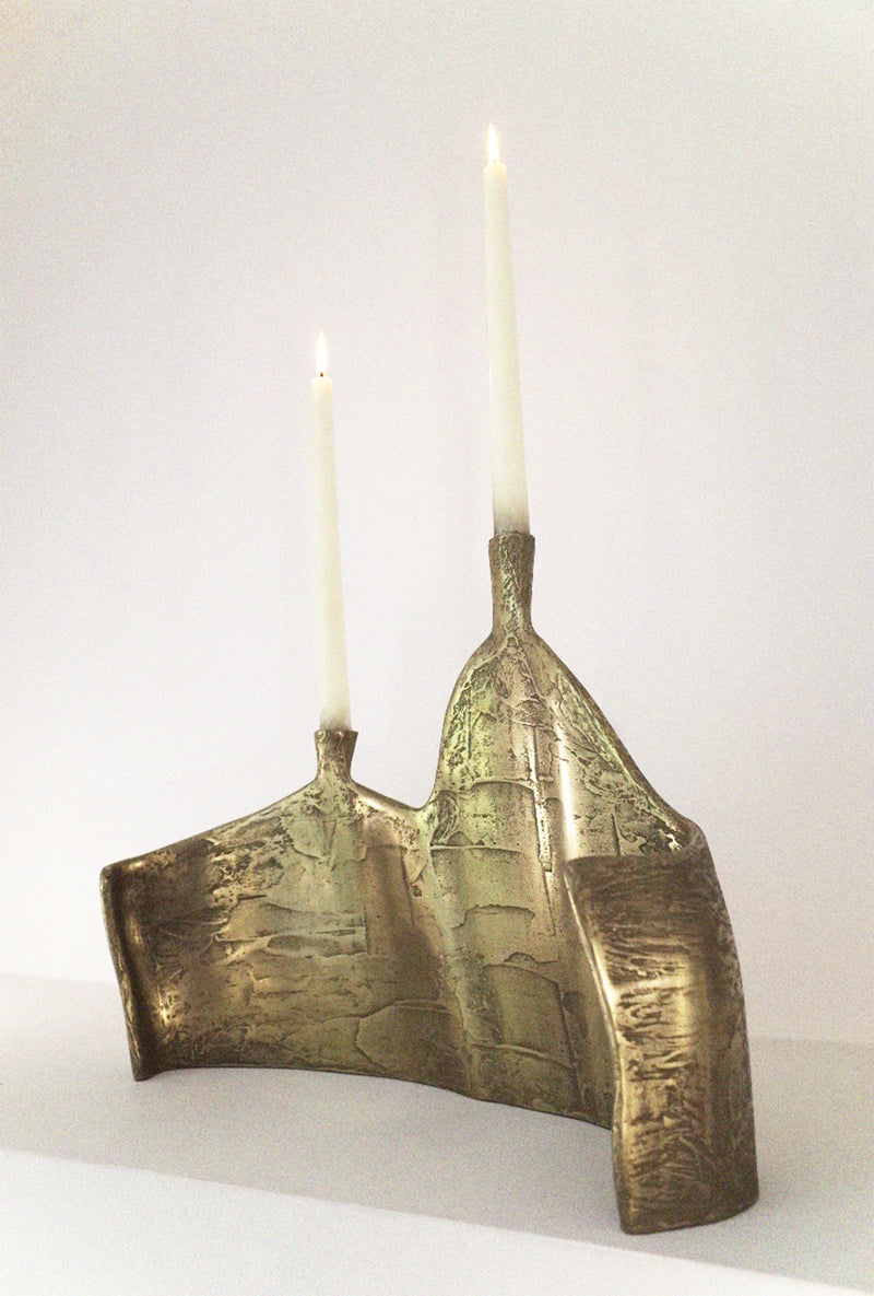 MOTIONLESS LIGHT DOUBLE CANDELABRUM IN BRASS RESIN